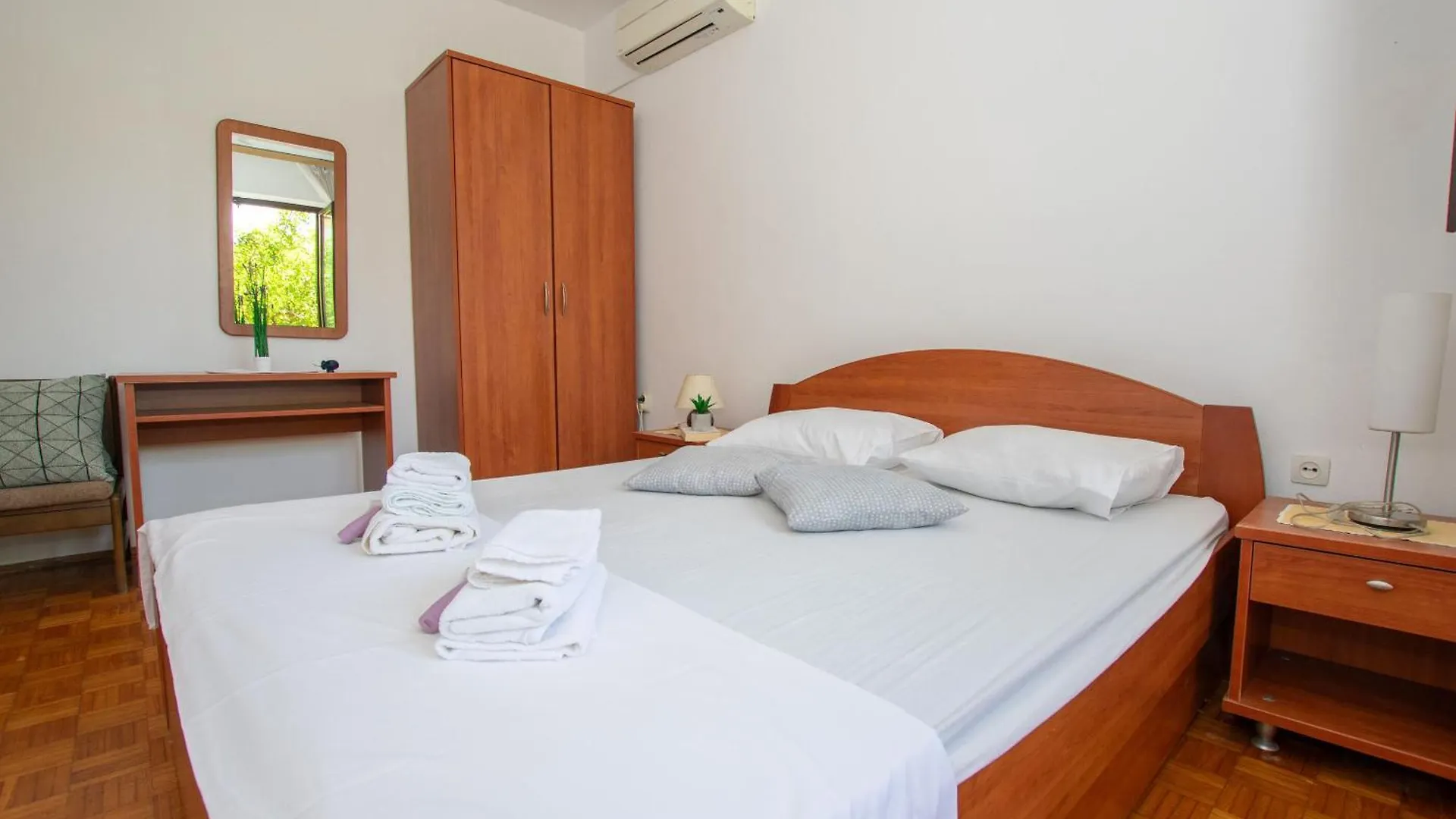 Apartments Dalmatino بيوغْغاد نا موغو