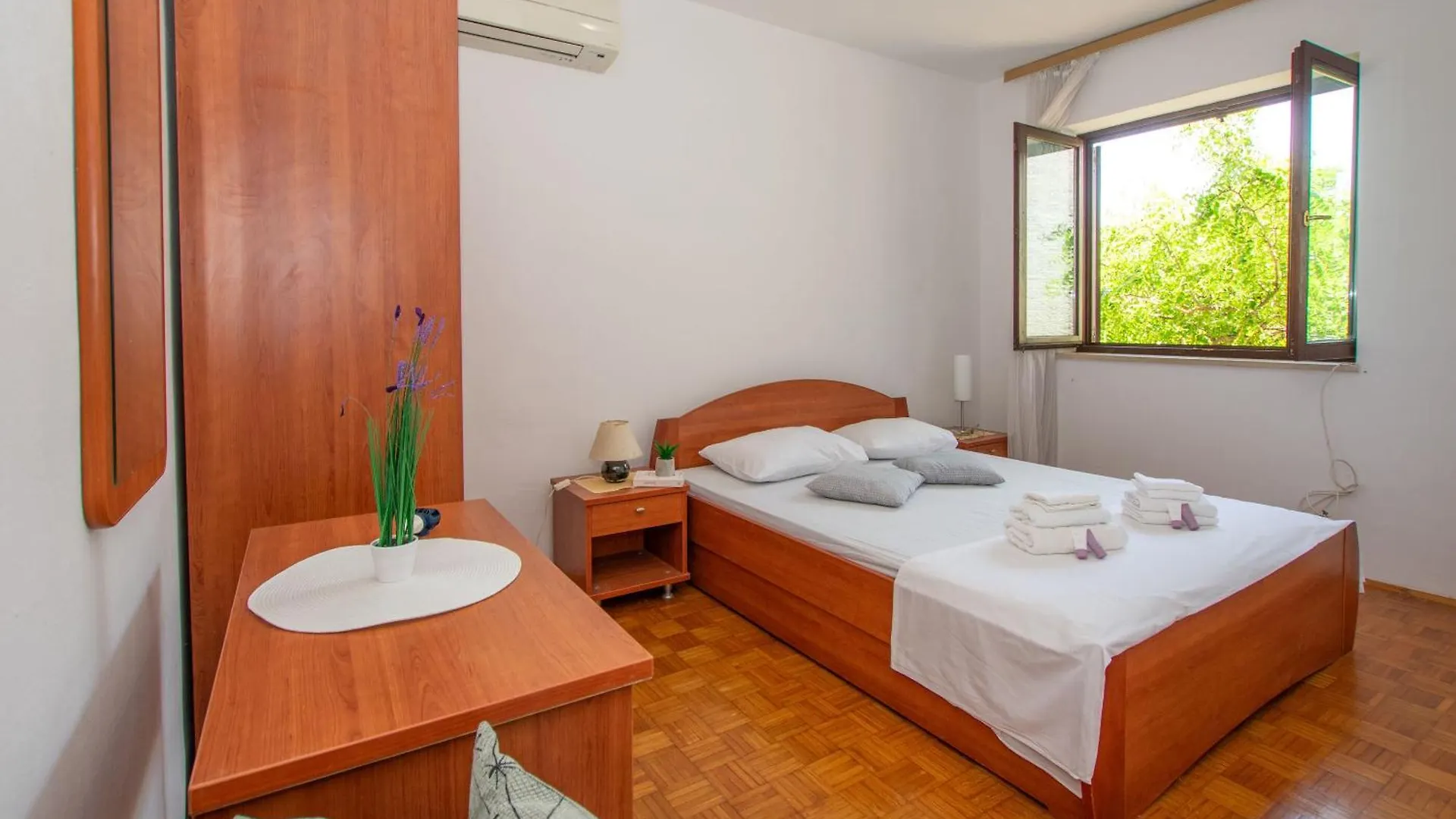 Apartments Dalmatino بيوغْغاد نا موغو